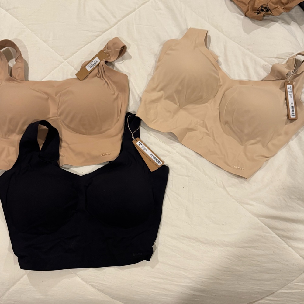 SKIMS NWT Bras